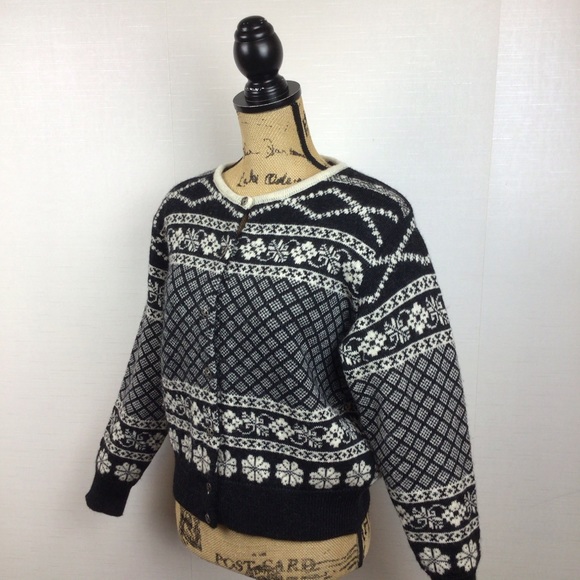 GAP 100% Wool Made in Korea Black White Button Down Cardigan - Picture 3 of 13